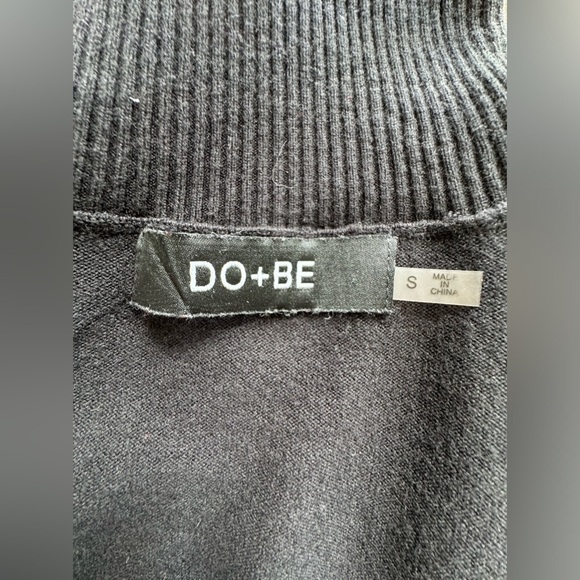 DO+BE Black Turtleneck Puffy Long Sleeves very soft size small - Picture 6 of 9